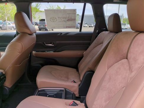 New 2026 Toyota Grand Highlander AWD Hybrid image 14