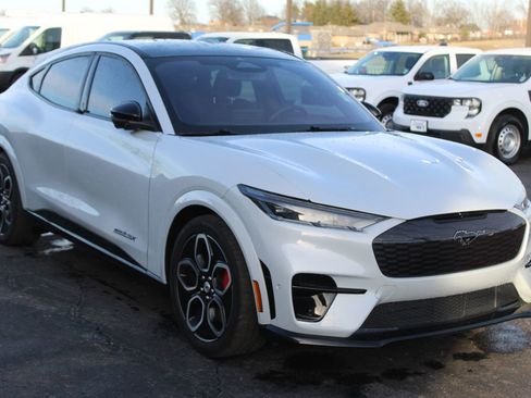 Used 2022 Ford Mustang Mach-E GT image 9