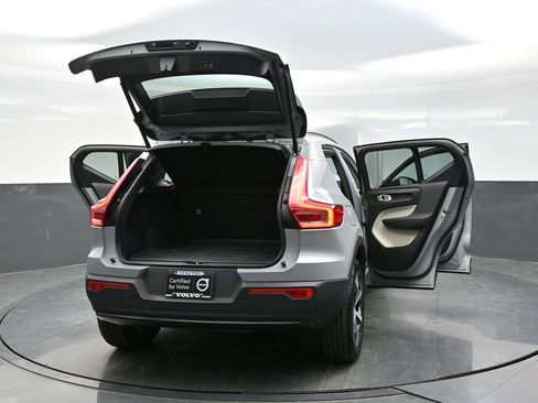 New 2026 Volvo XC40 B5 Plus w/ Protection Package Premier AWD/4WD image 39