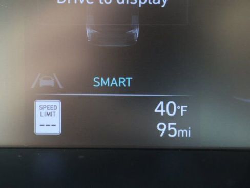 Certified 2025 Hyundai Elantra Sport image 13