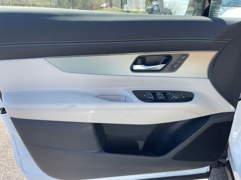 New 2025 Nissan Murano SL image 11