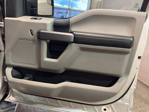 Used 2015 Ford F150 XLT image 19