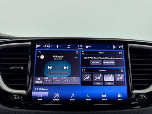 Used 2021 Chrysler Pacifica Touring-L FWD image 20