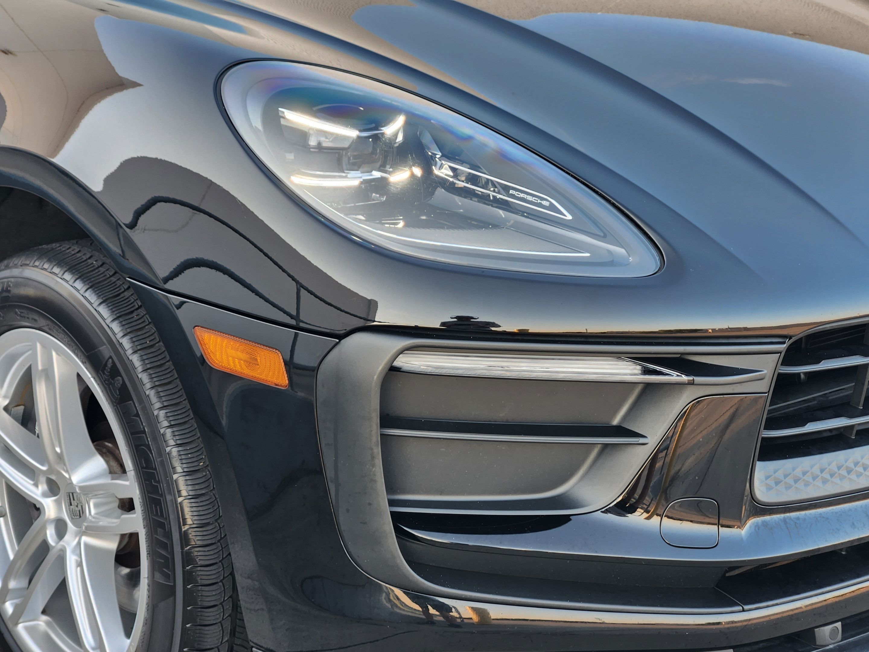 Used 2024 Porsche Macan AWD/4WD image 29