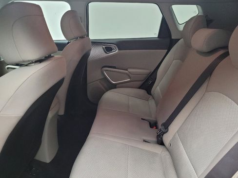 Used 2020 Kia Soul LX FWD image 18