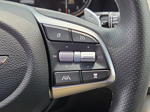 Used 2023 Genesis G70 2.0T w/ Sport Prestige Package RWD image 27