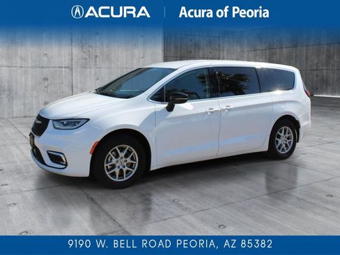 Used 2024 Chrysler Pacifica Touring-L FWD image 1
