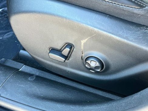 Used 2020 Jeep Cherokee Limited image 28