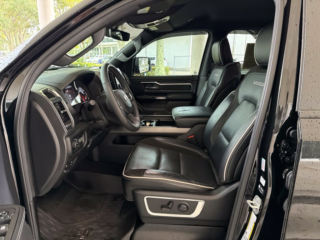 Used 2025 RAM 1500 Laramie w/ Sport Appearance Package AWD/4WD image 6
