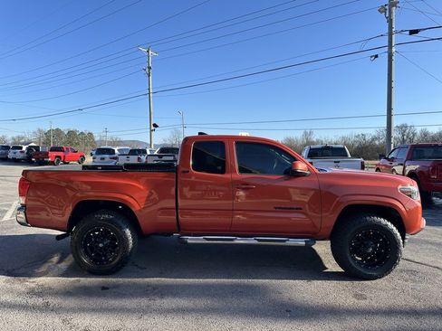 Used 2016 Toyota Tacoma SR5 image 7