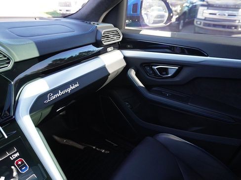 Used 2022 Lamborghini Urus image 58