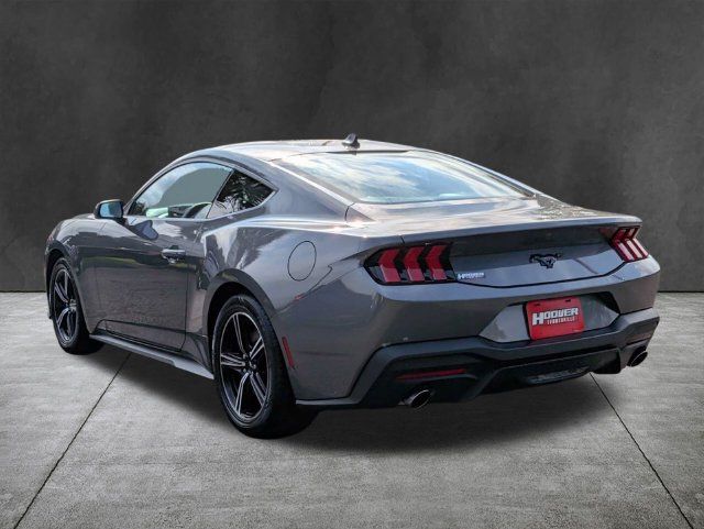 Used 2025 Ford Mustang Coupe RWD image 7