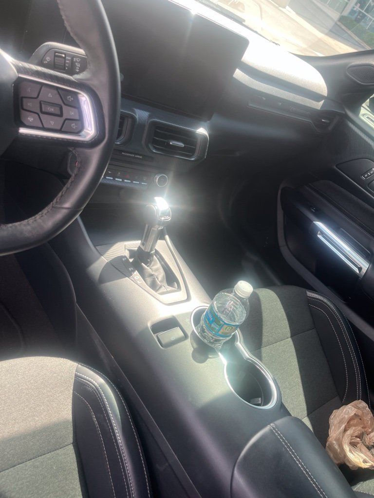 Used 2024 Ford Mustang Coupe RWD image 9