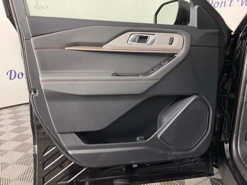 New 2025 Ford Explorer Active w/ Active Comfort Package image 12