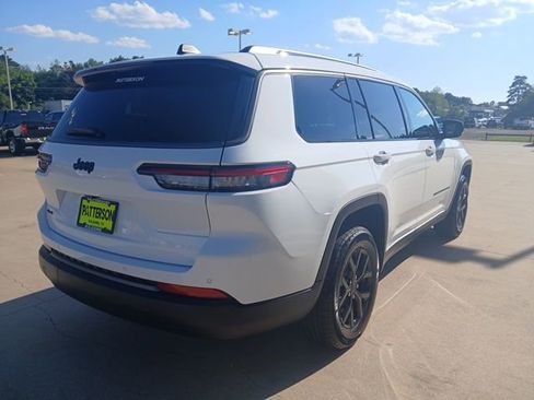 New 2026 Jeep Grand Cherokee L 4WD image 9