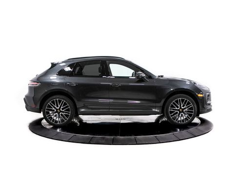 Certified 2026 Porsche Macan AWD/4WD image 8