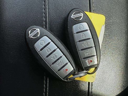 Used 2019 Nissan Rogue SV w/ Premium Package image 34