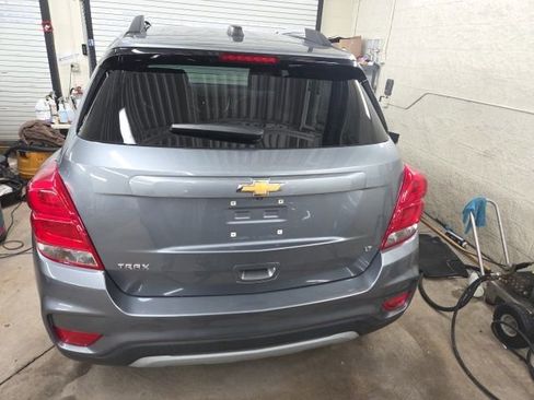 Certified 2019 Chevrolet Trax LT w/ LT Convenience Package image 2