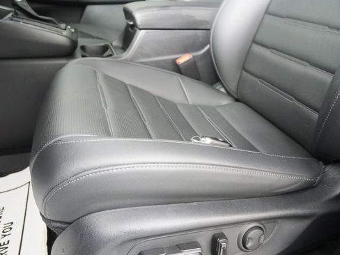 Used 2024 Honda CR-V EX-L image 10