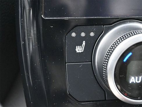 Used 2023 Toyota Highlander XLE image 13