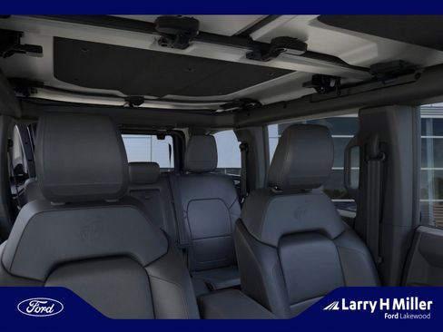 New 2025 Ford Bronco Badlands image 12