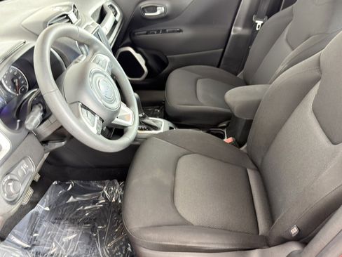 Used 2019 Jeep Renegade Sport w/ UConnect 7.0 Group AWD/4WD image 10