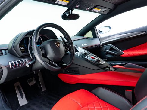 Used 2015 Lamborghini Aventador LP 700-4 AWD/4WD image 2