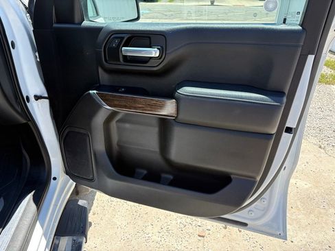 Used 2019 GMC Sierra 1500 SLE w/ X31 Off-Road Package AWD/4WD image 16