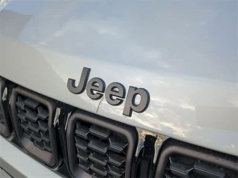 New 2026 Jeep Compass Latitude image 12