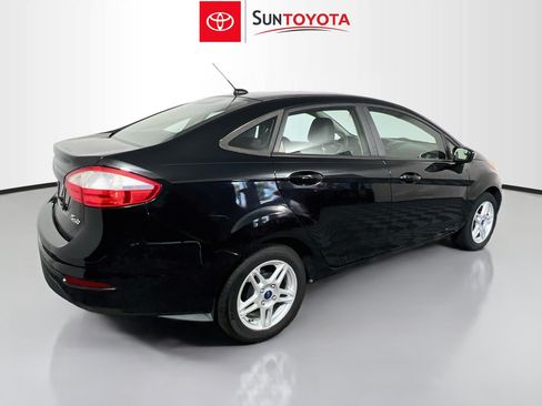 Used 2018 Ford Fiesta SE FWD image 4