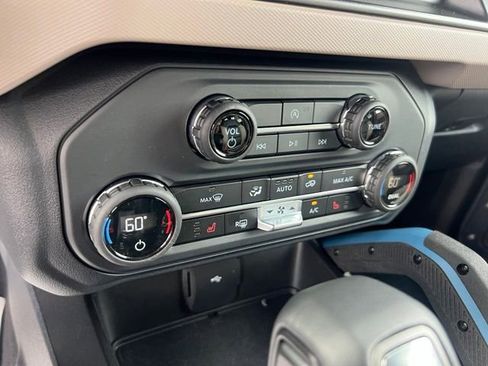 Certified 2023 Ford Bronco Wildtrak AWD/4WD image 15