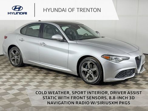 Used 2018 Alfa Romeo Giulia AWD image 1