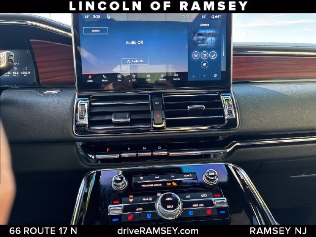 Certified 2023 Lincoln Navigator Reserve AWD/4WD image 18