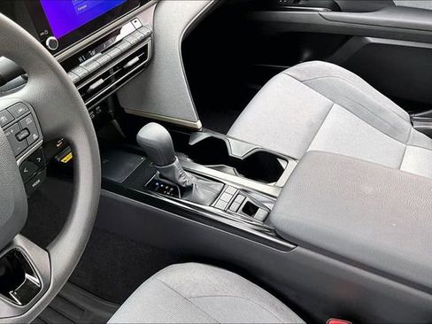 Used 2025 Toyota Camry LE image 15