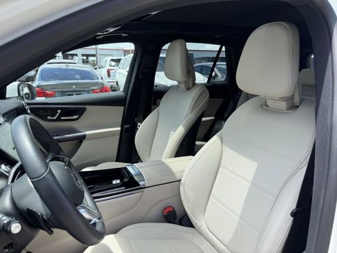 Certified 2026 Mercedes-Benz GLC 300 image 8