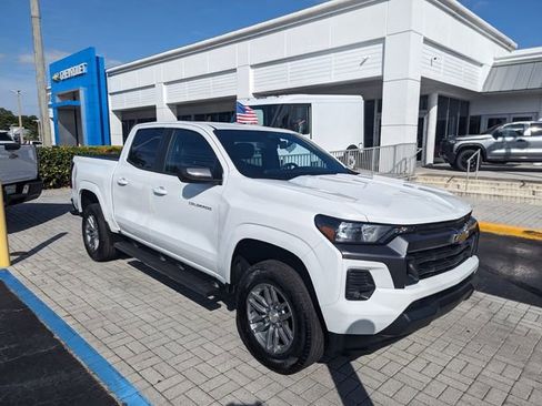 Used 2024 Chevrolet Colorado LT w/ LT Convenience Package image 2