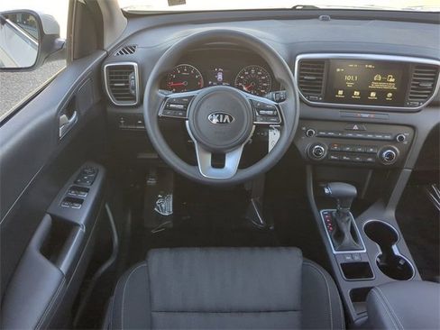 Used 2020 Kia Sportage LX image 16