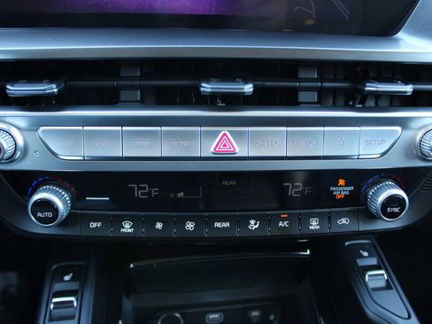 Used 2024 Kia Telluride S image 27