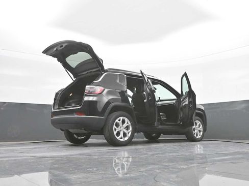 Used 2024 Jeep Compass Latitude AWD/4WD image 47