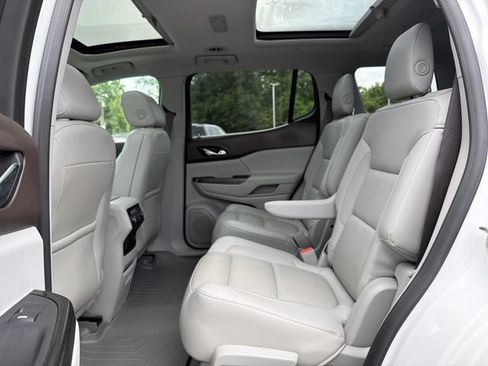 Used 2018 GMC Acadia SLT FWD image 13