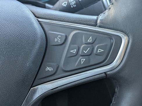 Used 2018 Chevrolet Equinox LT FWD image 23
