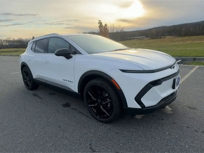 New 2026 Chevrolet Equinox EV LT w/ LPO, Blackout Package