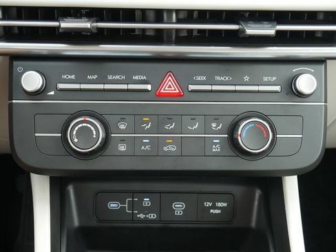 Used 2025 Hyundai Tucson SE AWD/4WD image 19