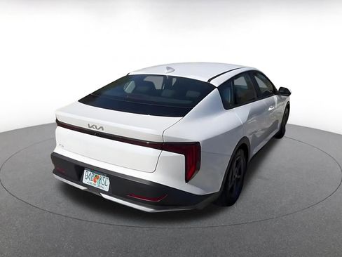 Used 2025 Kia K4 LXS image 15