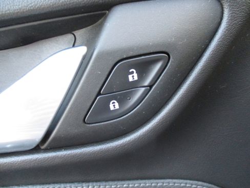 Used 2022 GMC Yukon XL Denali w/ Max Trailering Package image 33