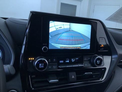 Certified 2025 Toyota Highlander XSE AWD/4WD image 27