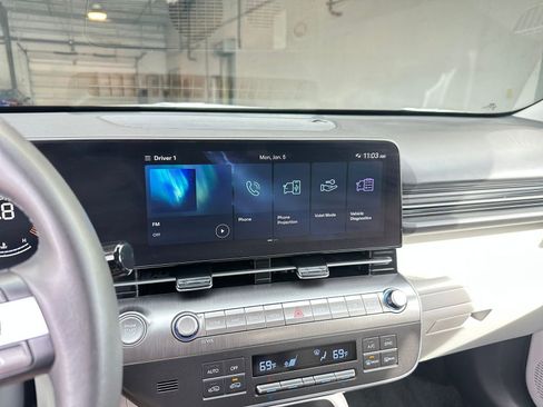 Used 2025 Hyundai Kona SEL image 21