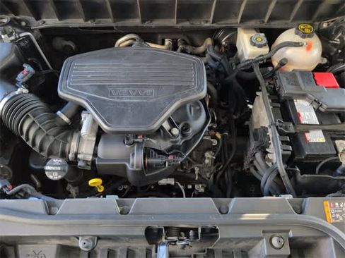 Used 2018 GMC Acadia SLE w/ Driver Alert Package I image 15