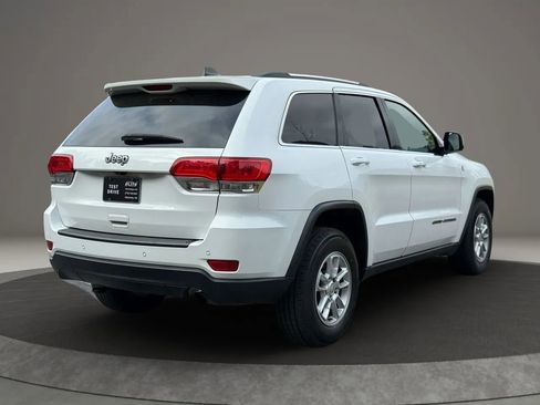 Used 2019 Jeep Grand Cherokee Laredo AWD/4WD image 4
