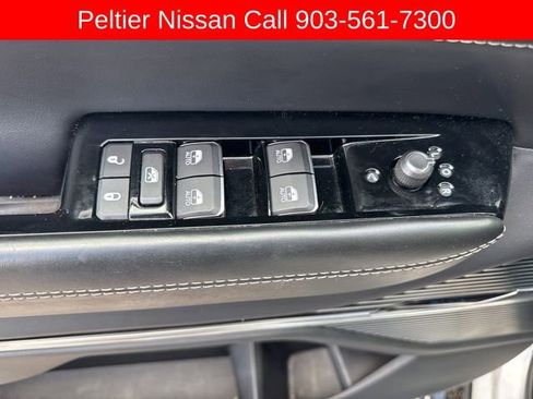 Used 2023 Jeep Grand Wagoneer Series II image 11